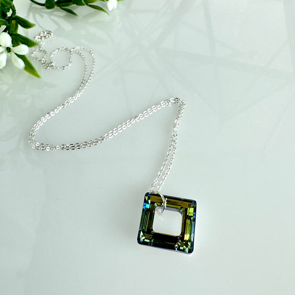 "Bright Square" Necklace (Green)