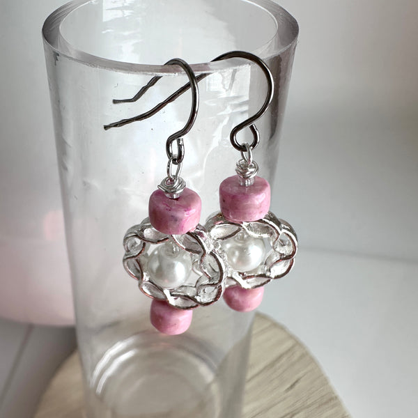 "Secret Pearl" Earrings - pink