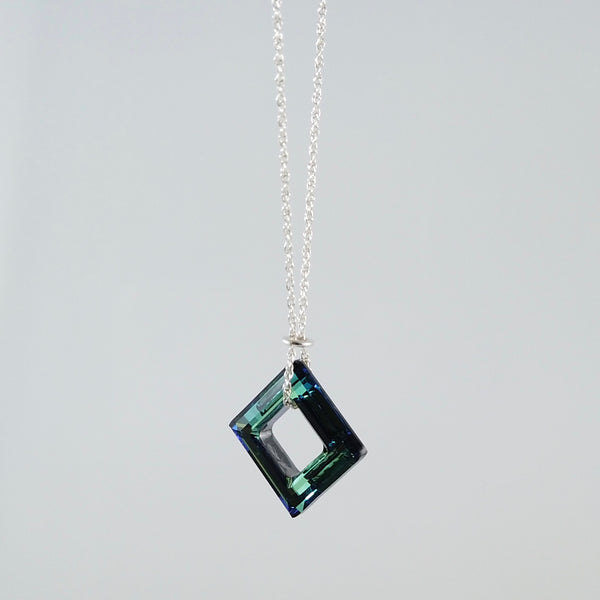 "Twinkle" Jewel Square Necklace
